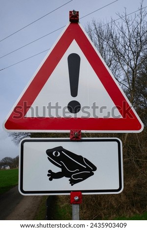 Information sign about toad migration