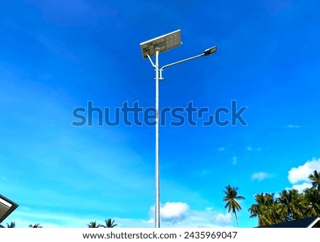 
solar cell street lights in housing during the day