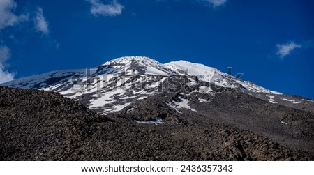 Summit in White: Snowy Peak View of Mount Ararat
Beyazlığın Zirvesi: Ağrı Dağı'nın Karlı Tepe Görüntüsü