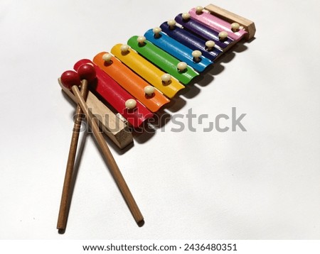 xylophone warna warni terisolasi di background putih. mainan edukasi
