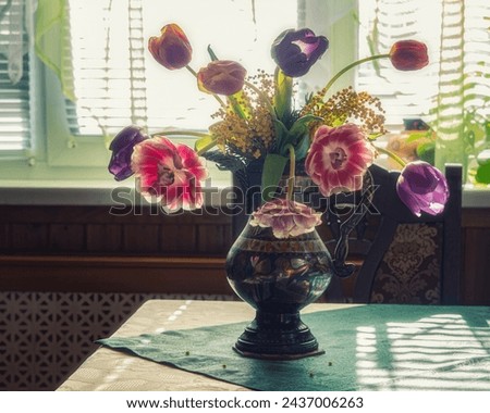 Table with bouquet of flowers 