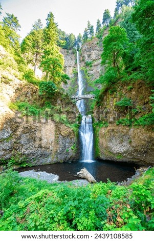 Multnomah Falls, Columbia RIver Gorge - Oregon.