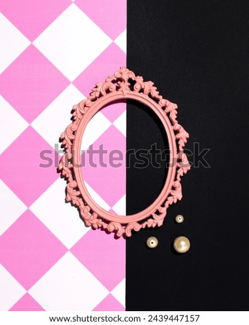 Oval picture frame, empty, retro pattern background combined with black.