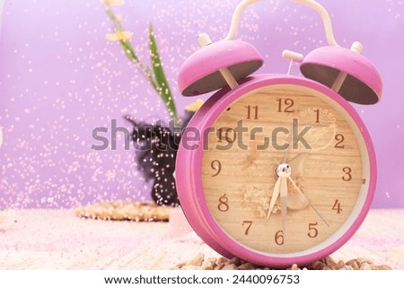 alarm lert antique minute morning clock bell