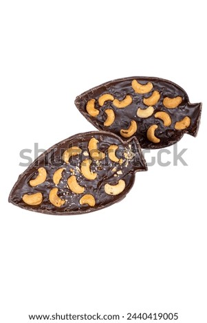 Dark Belgian chocolate Easter egg, filled with cupuacu jam and cashew nuts_2.jpg