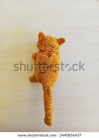 Orange cat stuffed toy that can run using batteries, cute kitten stuffed toy