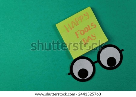 Brighten your April Fool’s Day with these wacky sticky notes! Featuring comical expressions and a vibrant green background