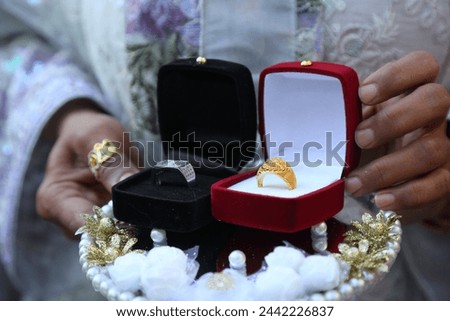 "Shining Symbols: Beautiful Wedding Rings with decor