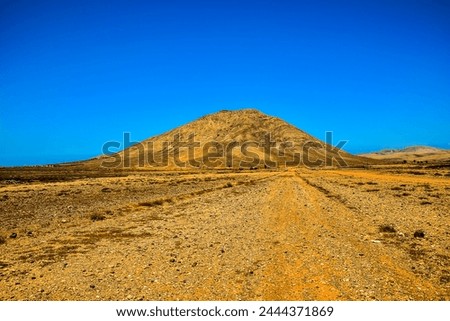 Photo Picture of a Countryside Desert Dirt Path