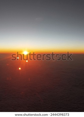beautiful heartwarming sunset pictures from a commercial plane window 