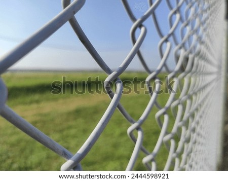 A harmonic type wire fence made from steel