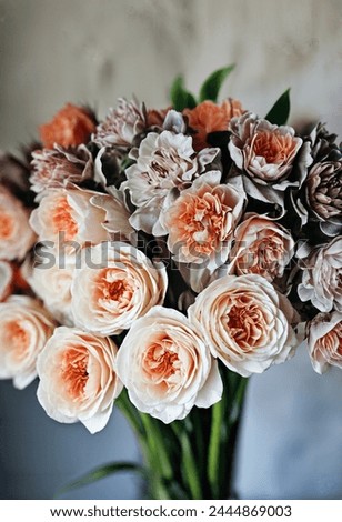 Elegant Bouquet: A Symphony of Flower Arrangement