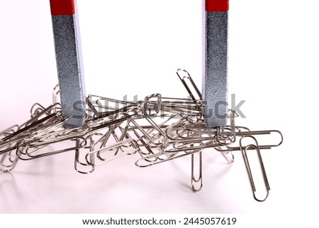 Paper clips that sticks to a magnet