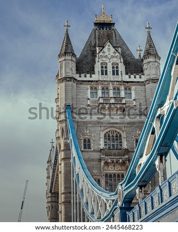 a vintage look image of London Bridge