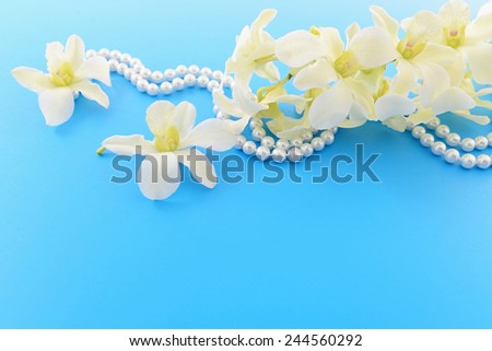white flower and pearl