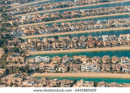 A picture of many residences at the branches of the Palm Jumeirah.