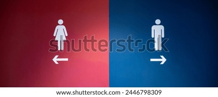 Easy-to-understand entrance to public restrooms