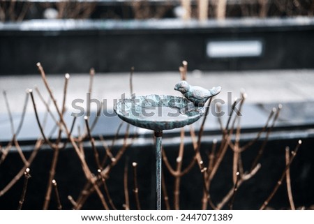 Bird-shaped Street Water Drinker for Urban Wildlife