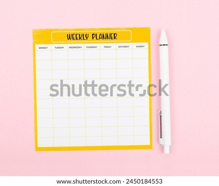 Blank weekly plan notice block on pink color background. Empty schedule.