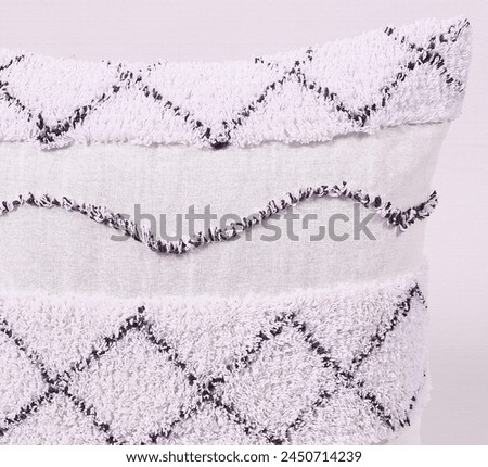 Hand Tufted Cushion and pillow cover with high resolution
