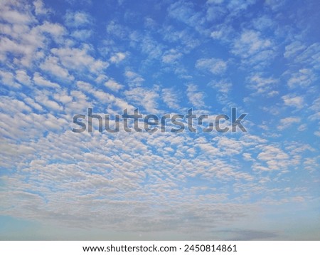 photo of a cloudy blue sky