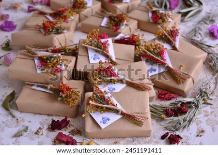 Rustic fall wedding decoration guest favours handmade soap, craft box with jute ribbon and dry flowers, party souvenir, natural brown beige color