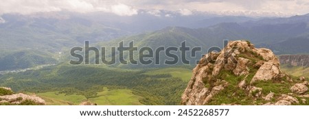 Beautiful, gorgeous mountain scenery, green mountains, rocks, natural picture, close to the sky