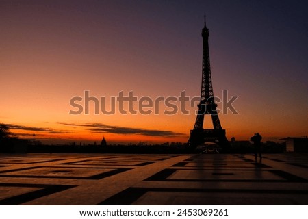 Sunrise at Trocadora Square with the Eiffel tower in the background