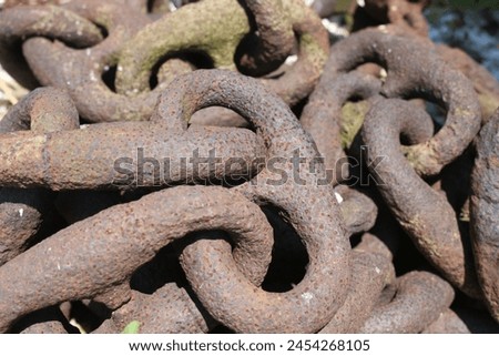 Close up of rusted large anchor chain links