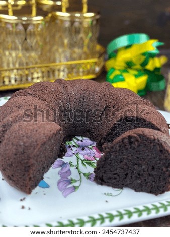 chocolate bundt cake on wooden table