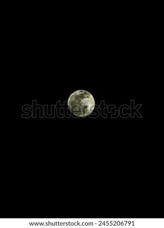 Picture of Moon in the clear dark sky
