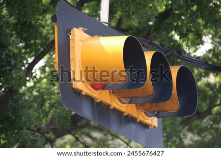 A horizontally mounted traffic signal.