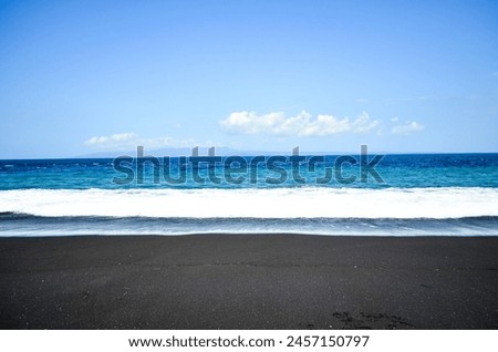 AMAZING BLUE SKYLINE WITH CLEAR BEACH IN BALI