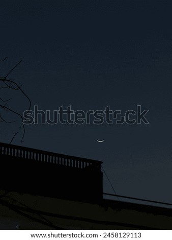 Beautiful picture of a crescent moon 
