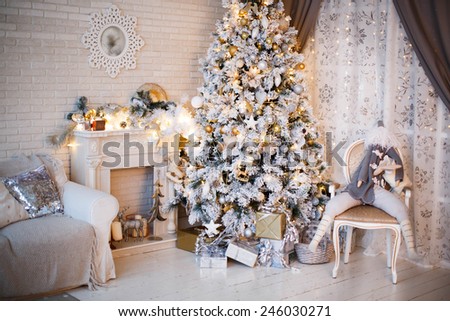 Light-colored interior with a tree. Royalty-Free Stock Photo #246030271