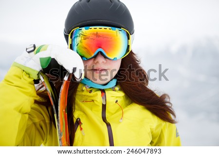 Ski, skier, winter - Closeup of smiling skier woman