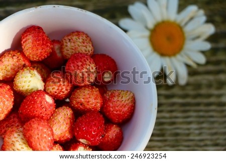 Ripe strawberries in a Cup