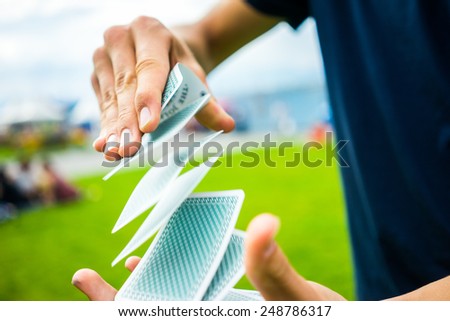 throwing cards