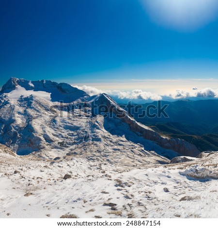 beautiful day  view in winter  landscape  mountain snow background
