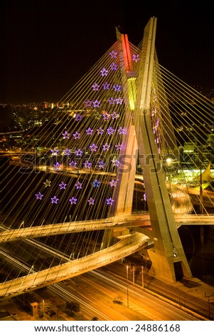 Picture of an awesome bridge built over the Pinheiros River in the city of Sao Paulo, Brazil