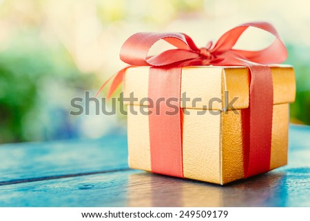 Christmas gift box - Vintage effect style pictures