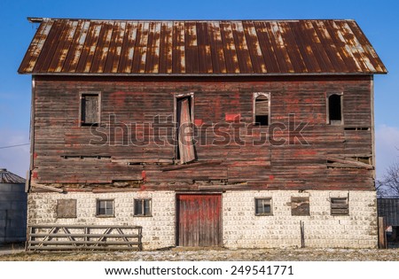 The old rural barn outside of Plano, Illinois.