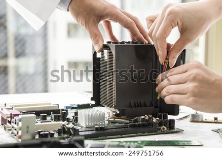 Developers who are repairing the PC parts 
