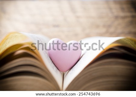 Heart of the book. Greeting cards.