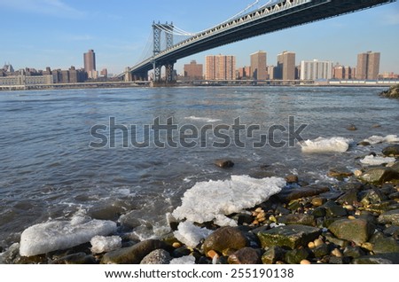 Manhattan Bridge in the winter 2015, New York City, USA