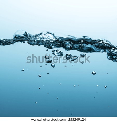 water with fresh oxygen bubbels 