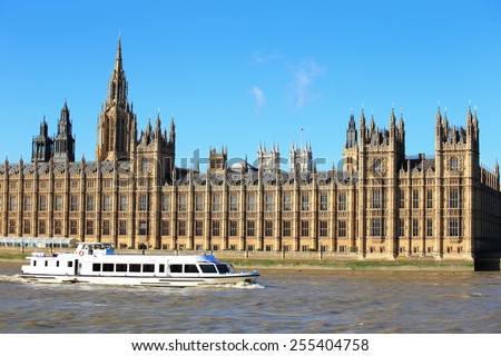 Houses of Parliament with thames river in London, United Kingdom, uk