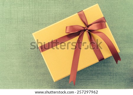 Gift box - Vintage effect style pictures