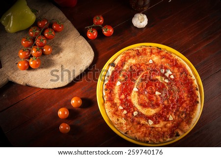  Delicious pizza marinara with garlic
