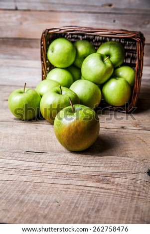 Bowl of green apples. ripe fruit